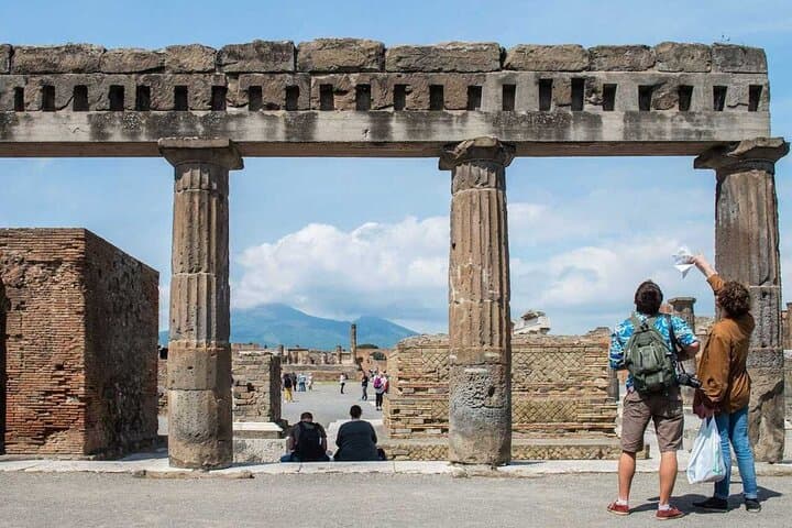 From Sorrento: Pompeii and Mount Vesuvius Day Trip with Guide