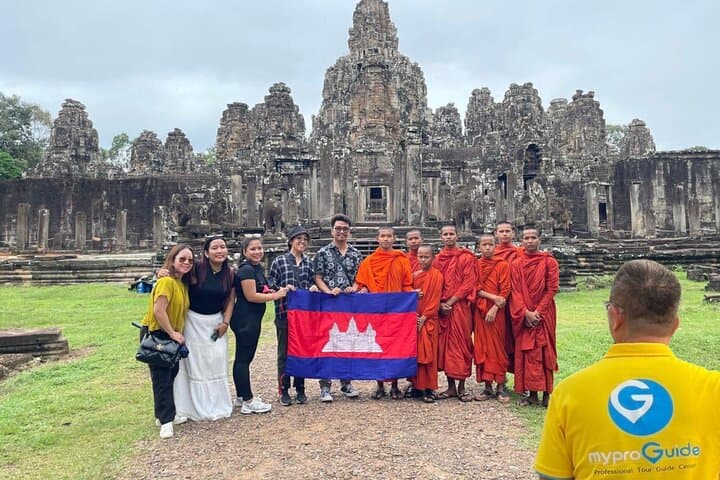 Angkor Wat Guided Tour with Ticket and Transportation