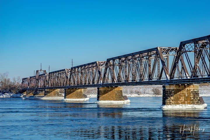 Private ROUNDTRIP Transfer Buffalo Airport (BUF)-Niagara Falls