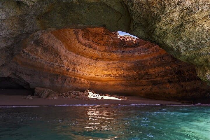 Transfer from Lisbon to Algarve with stop in Evora