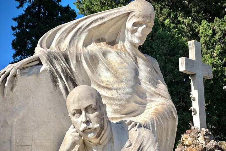 Montjuïc Cemetery Walking Tour – Hidden Art, History & Views