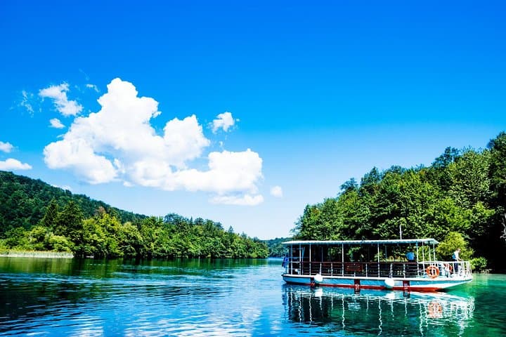 From Zagreb to Zadar: Plitvice Lakes Private Tour