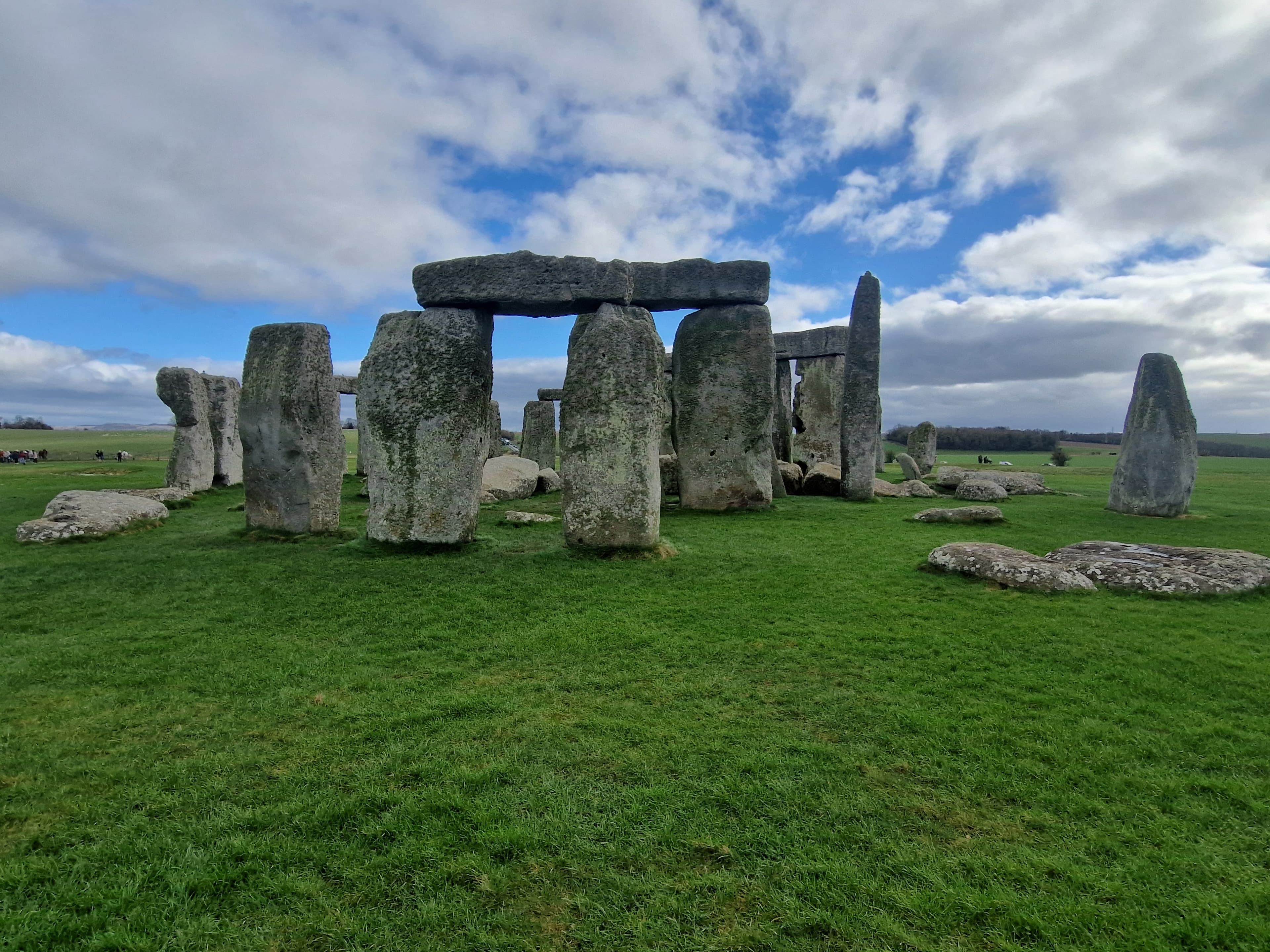 Stonehenge, Salisbury market, Salisbury cathedral, Pub lunch and Avebury