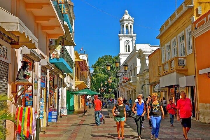 Iconic Highlights and historical Tour in Santo Domingo