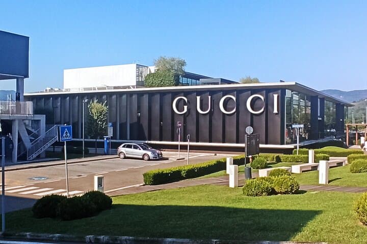 PRIVATE TRANSFER from Florence to Rome with Stops at THE MALL & PRADA OUTLET