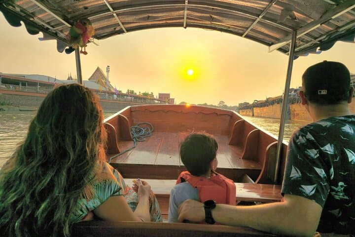 PRIVATE Ayutthaya + SUNSET Boat Tour + Light up The NIGHT
