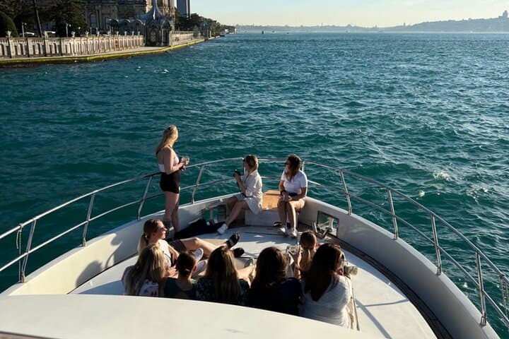 Private Luxury Yacht Swimming Tour in Istanbul
