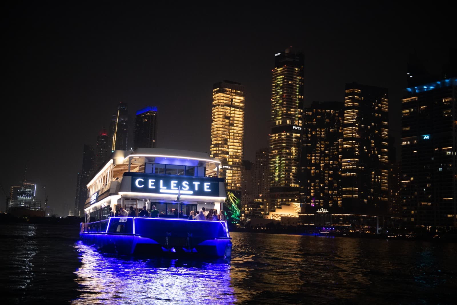 Dubai Marina: Luxury Dinner Cruise (Unlimited Alcohol Package) -Upper Deck