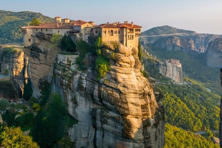Meteora & Battlefield of Thermopylae Private Tour From Athens