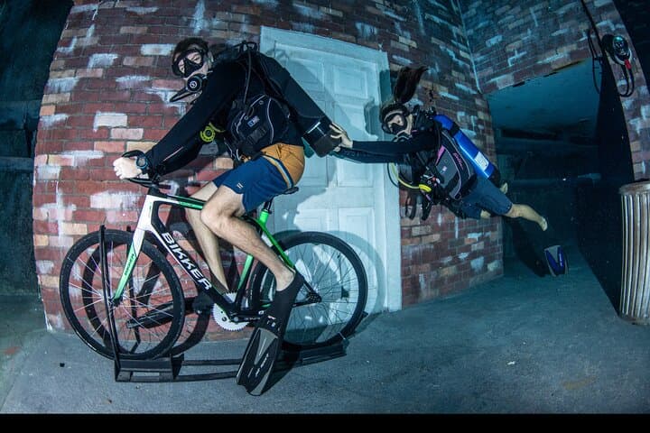 Dubai Deep Dive Discover Scuba for Non certified People