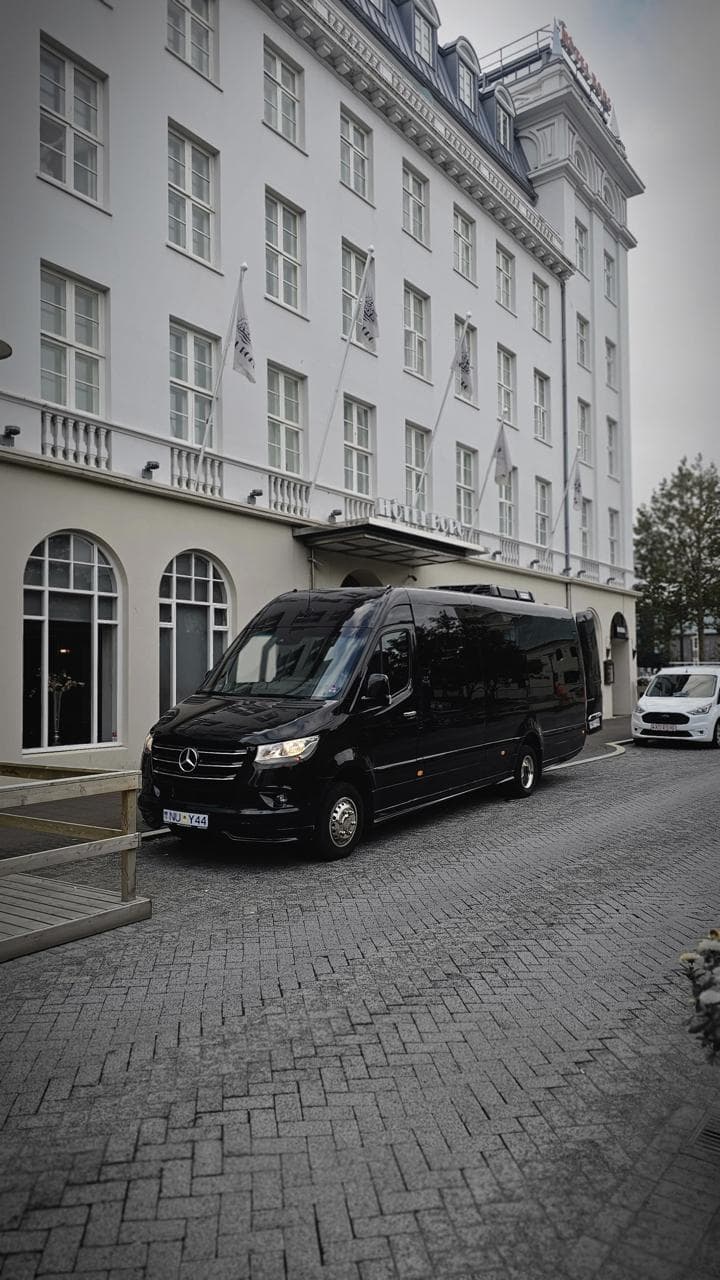 Private transport Reykjavik - Hvammsvik Hot Springs transfer with 3h wait - Sprinter 18 Pax