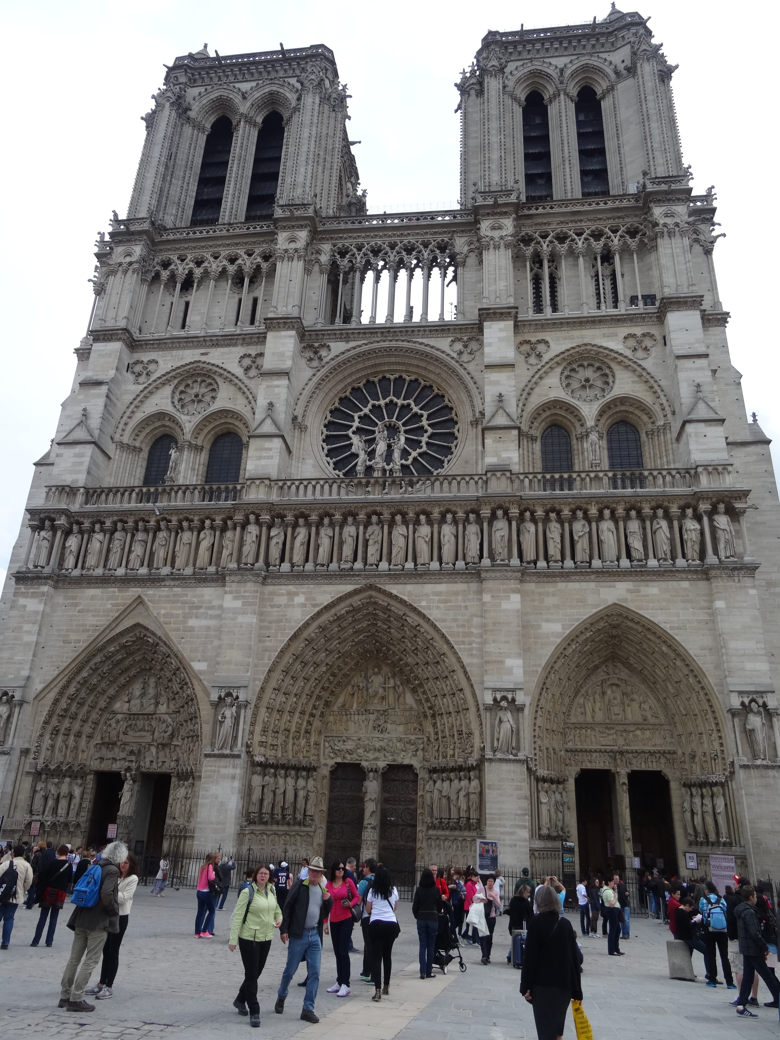 Private Paris Top 3 Tour: Notre-Dame, Louvre Museum & Eiffel Tower