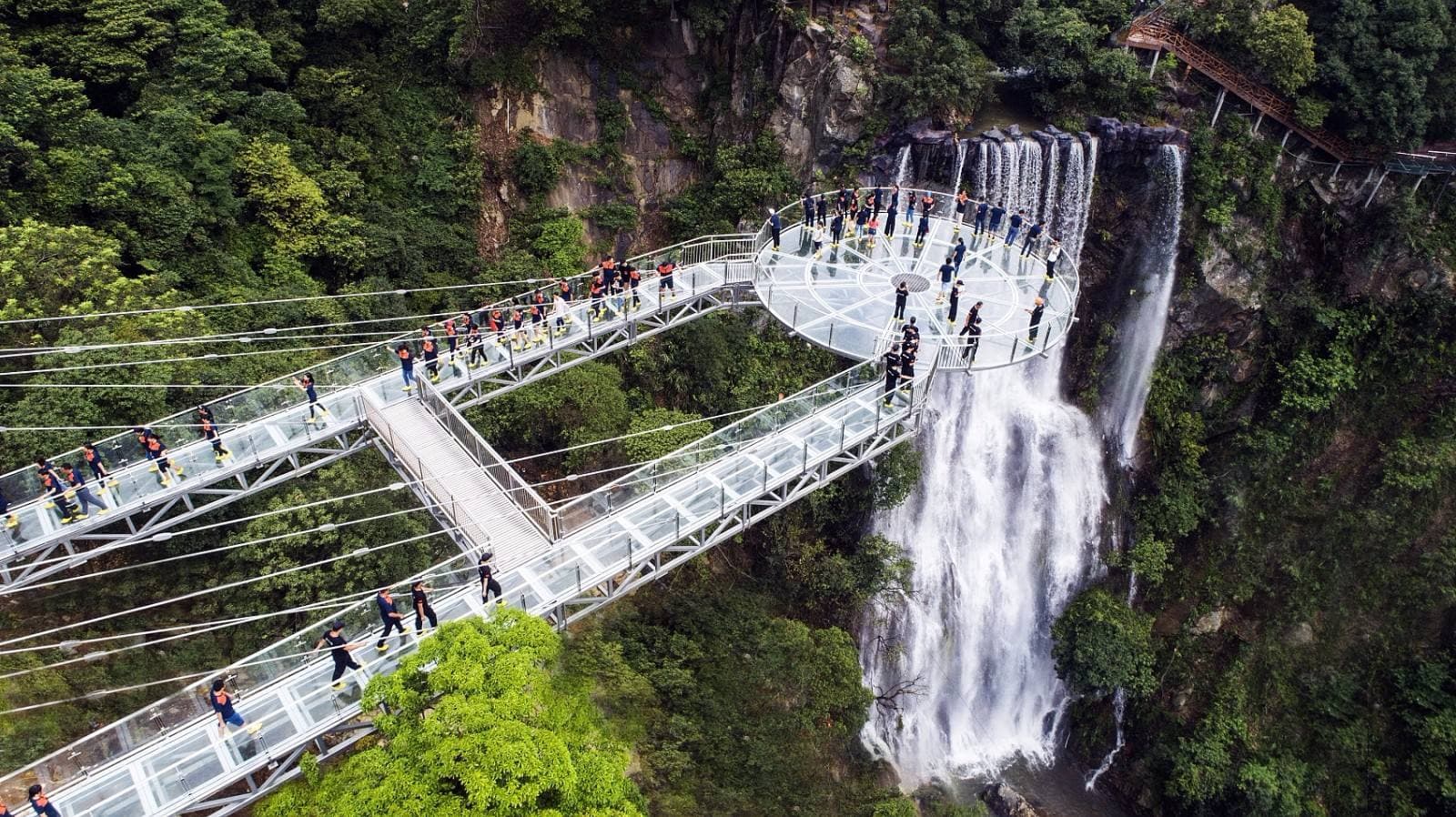 Private Day Tour to Gulong Canyon Glass Bridge from Guangzhou