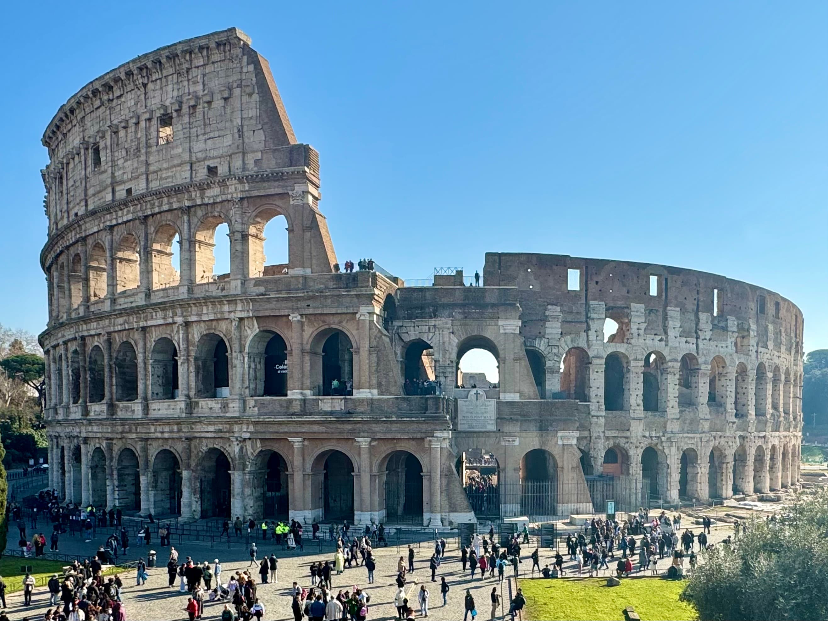 Colosseum,Vatican Museum & Sistine Chapel in One Day Guided Tour | Fast Track Entrance