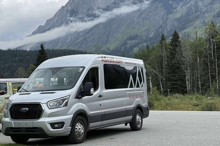 Lake Louise to Calgary YYC Airport – Private Shuttle 