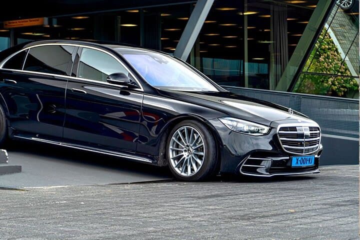 VIP Transfer to and from Schiphol Airport to Amsterdam City 