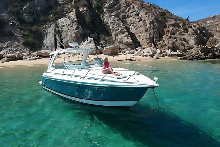 Cabo San Lucas 34ft Private Yacht with Drinks Included