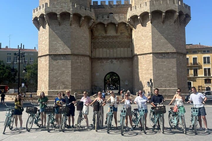 Discover Valencia by bike – tour in Dutch