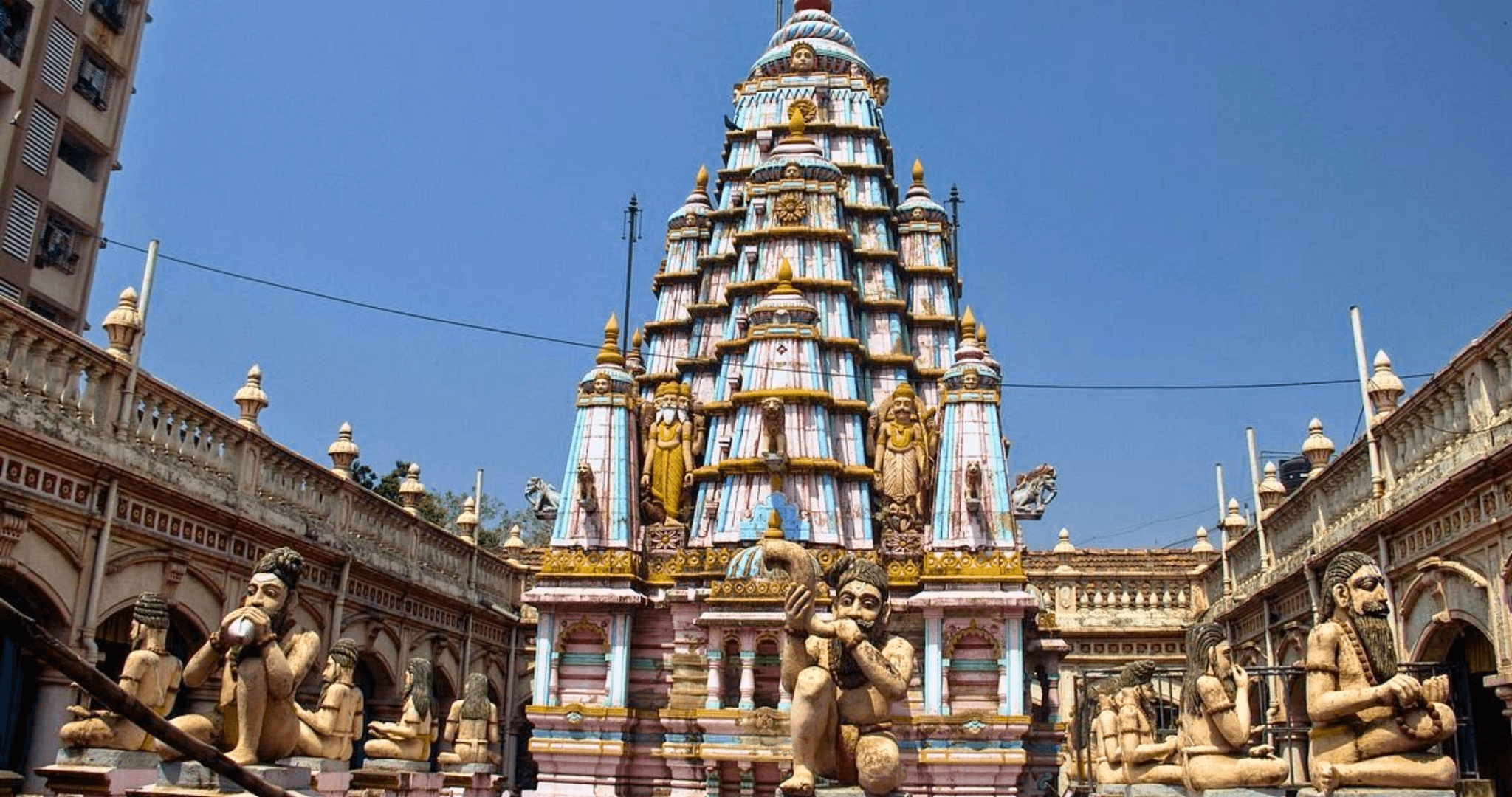 Mumbai: Sacred Sites Walking Tour with Snacks