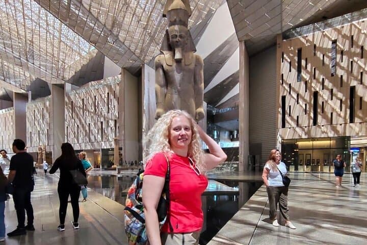 Cairo VIP Tour: Pyramids, Sphinx, Grand Egyptian Museum & Bazaar