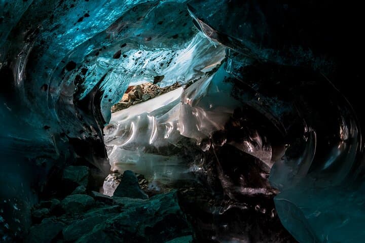 Almaty: Shymbulak & Medeu Bogdanovich Glacier Hiking Tour