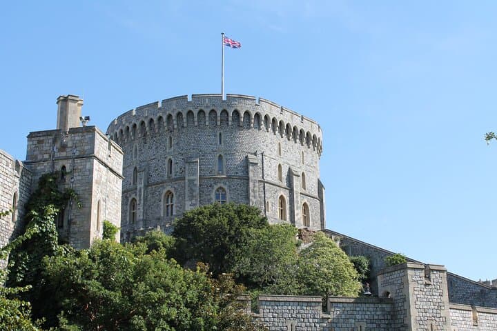 London to Stonehenge and Windsor Castle Day Tour 