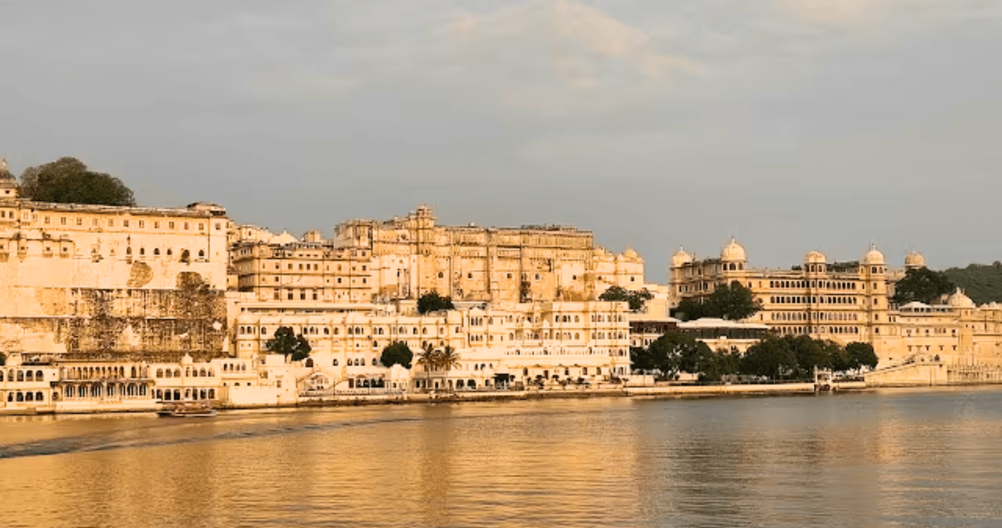 Udaipur by Boat: A Tour of the City's Lakes and Landmarks