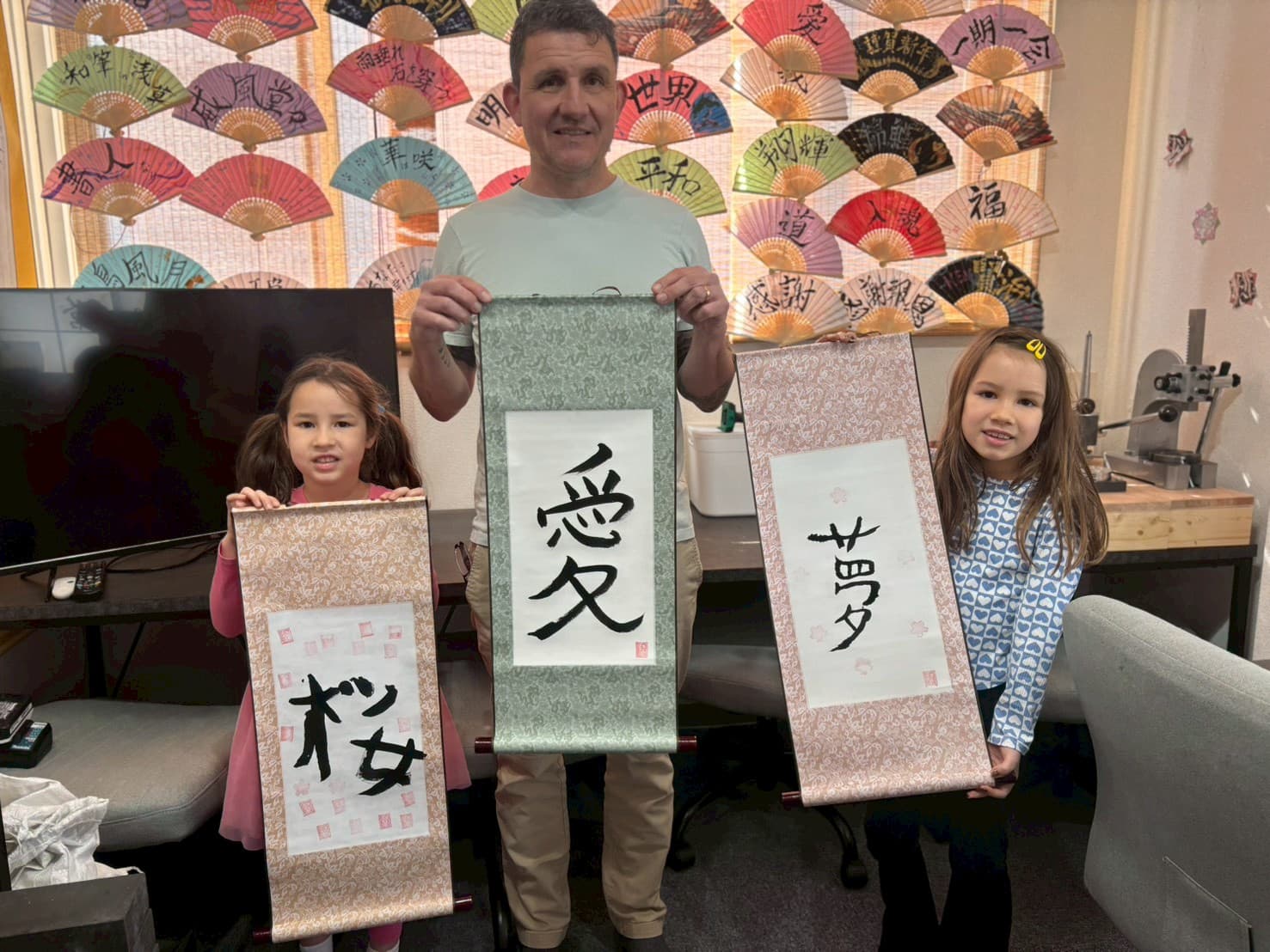 Tokyo Asakusa: Calligraphy & Hanging Scroll Making