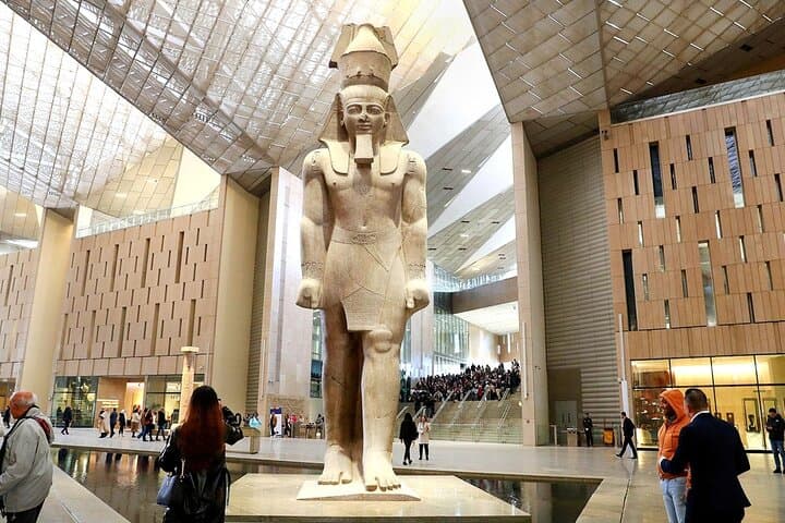 Full-Day Tour from Hurghada to Cairo Pyramids & Museum optional