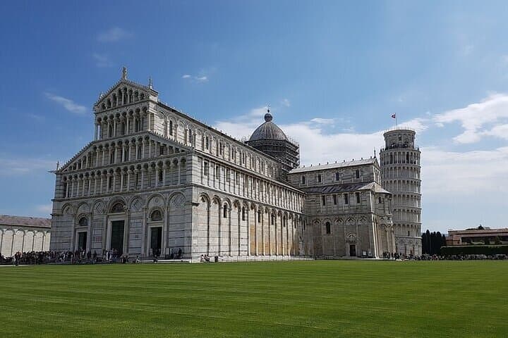 Pisa Leaning Tower & Cathedral Entry ticket & Walking Tour with Multilingual Audio App