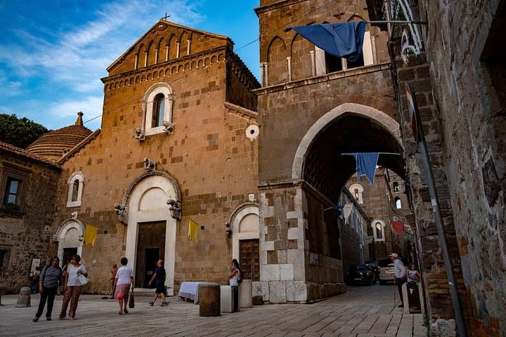 Medieval Caserta Tour, Silk Museum and Food and Wine Tasting (8 hours)