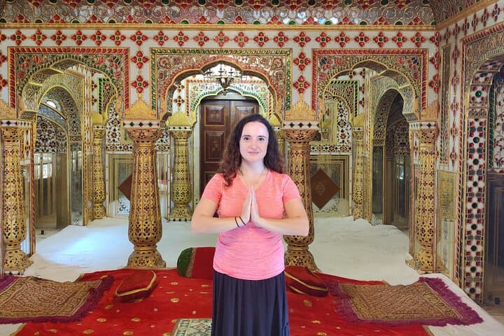 Private Jaipur Tour for Solo Female Traveler with Female Guide 