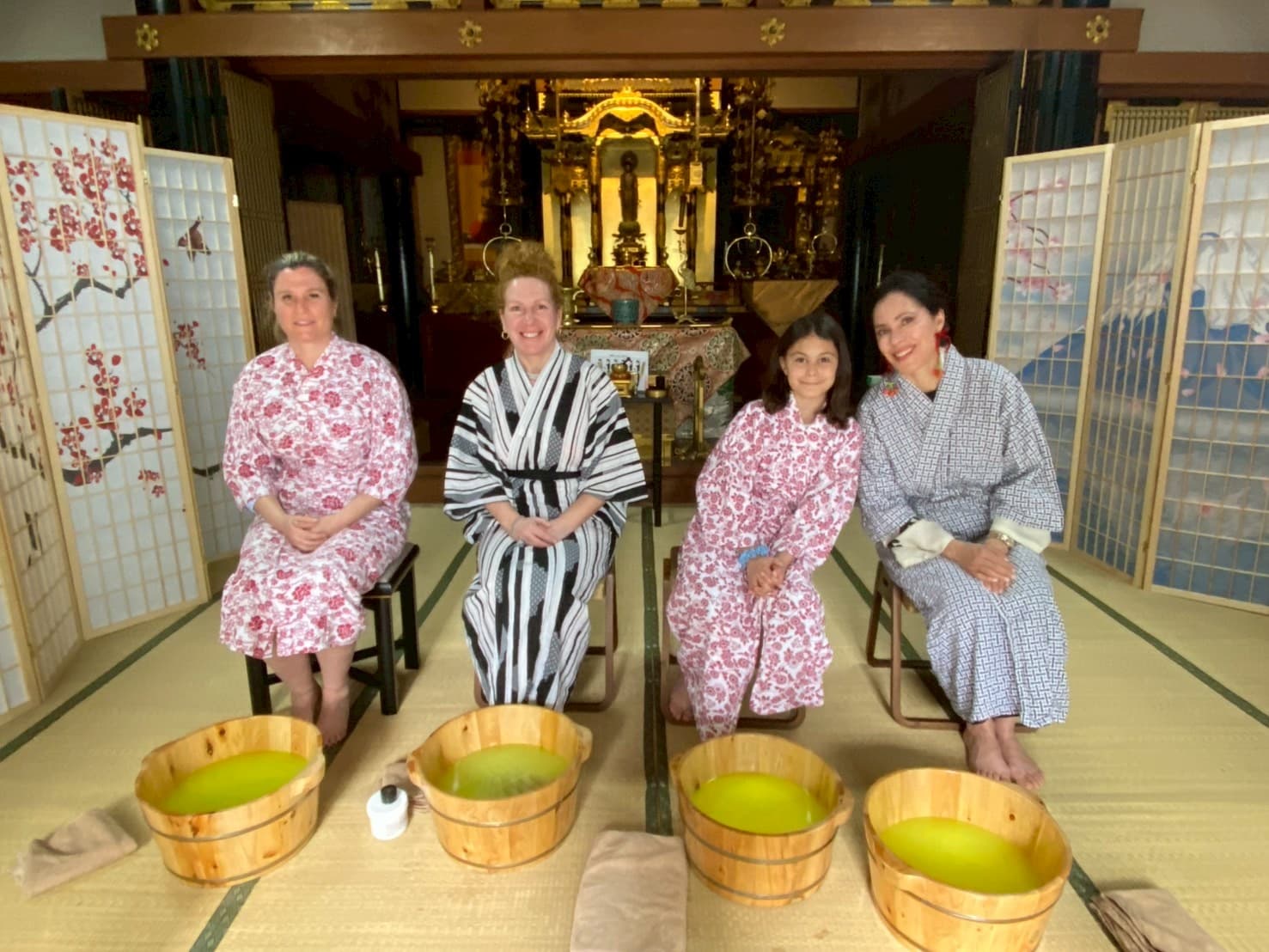  Osaka: Tea Ceremony and Foot Bath Experience<45-min>
