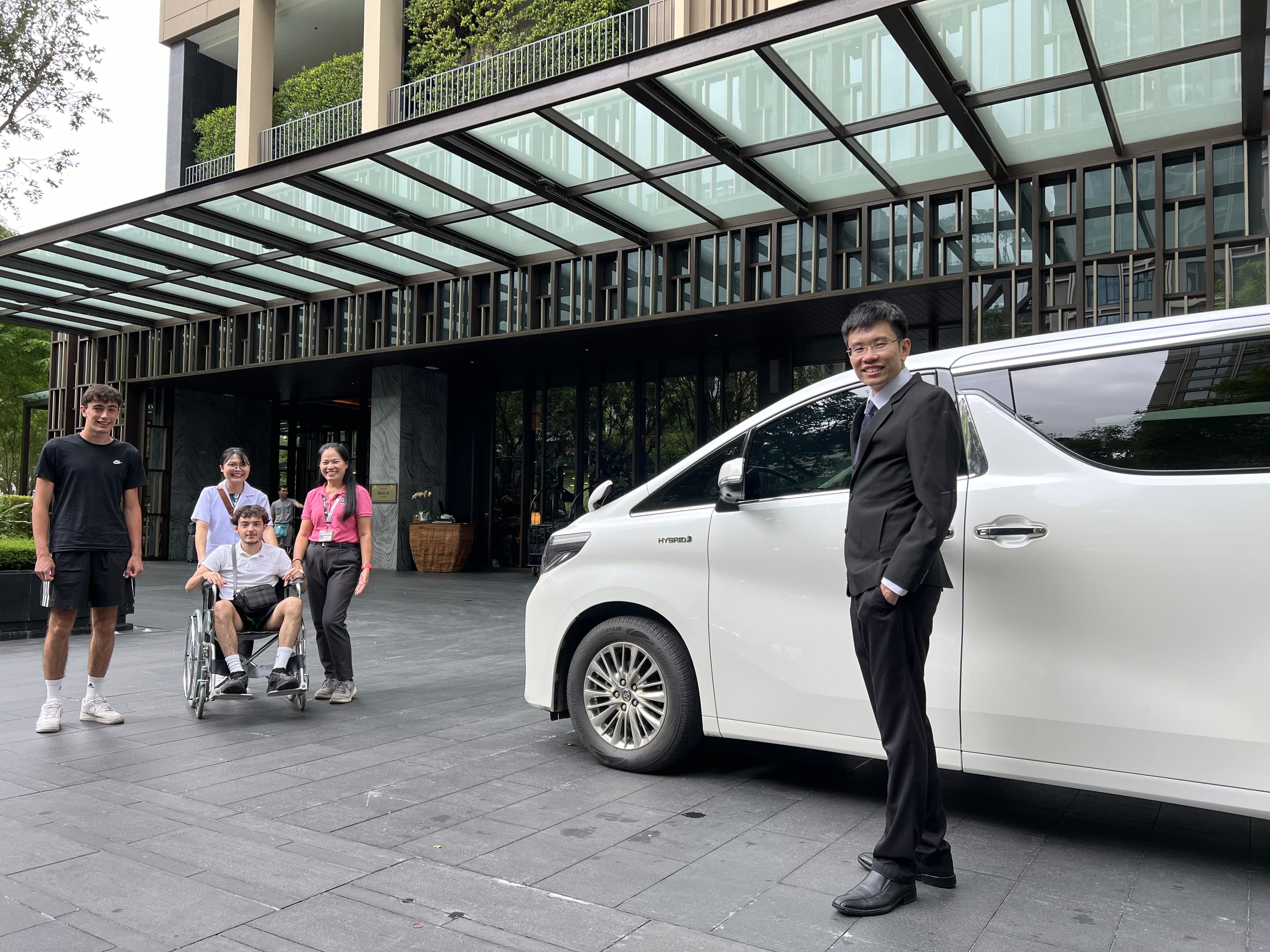 Wheelchair & Luxury Tour to Floating & Railway Markets