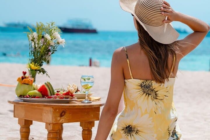 Paradise Hula Hula Island Adventure with Lunch From Hurghada