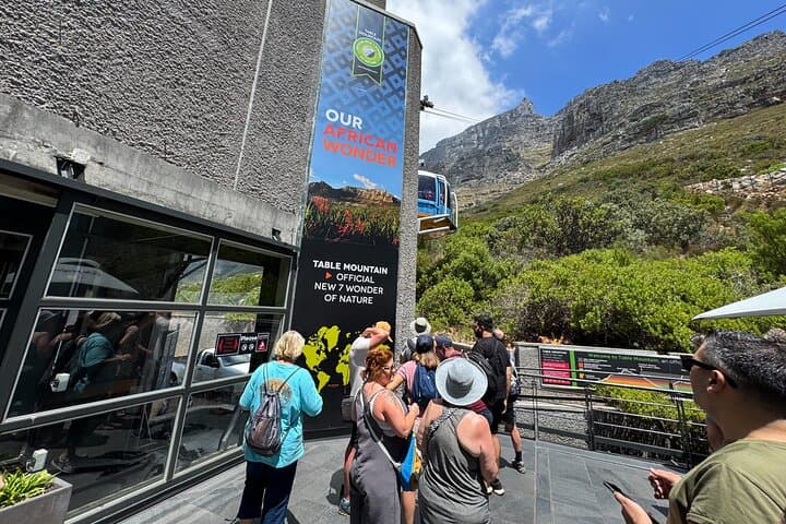 Table Mountain Tour with Round Trip Transfers