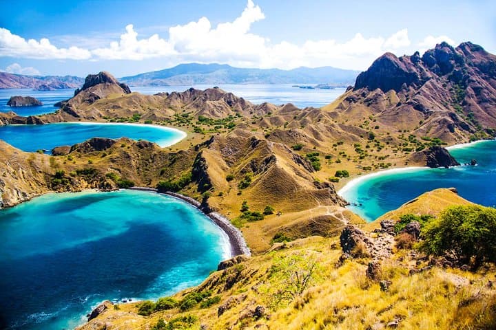 3 days Komodo island Tour hopping around