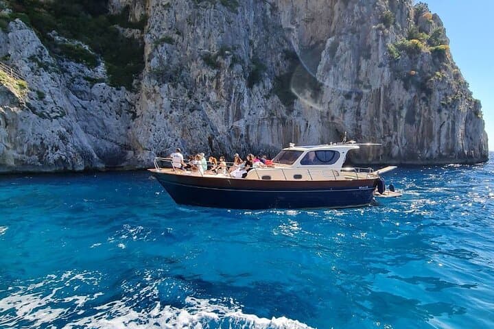 From Sorrento: Capri Small-Group Boat Tour with 4 Hours ashore