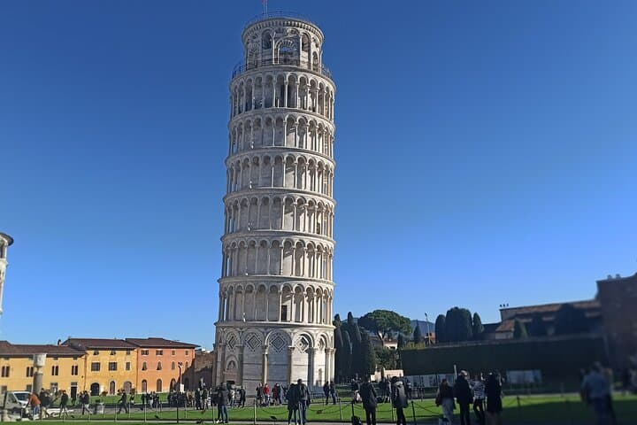 Visit PISA & CHIANTI with Private Excursion from Livorno Port