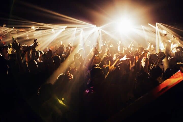 Kavos: Ultimate Bar Crawl