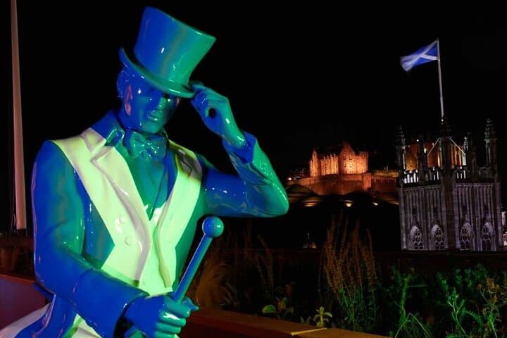 Edinburgh: Immerse yourself in a Journey of Flavour from Glenkinchie to Johnnie Walker Princes Street – an Experience like no other!