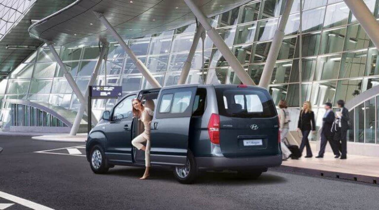 Pick-up from Dubai airport private 