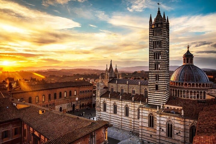 Siena Scavenger Hunt and Highlights Self Guided Audio Tour