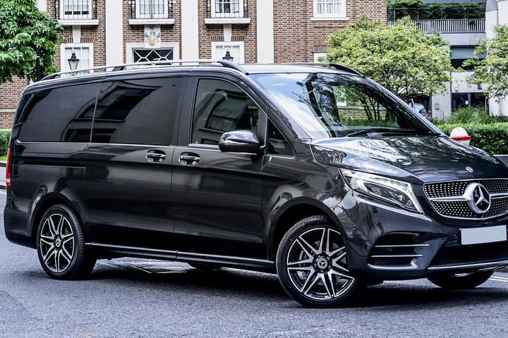 Arrival Private Transfer: Malpensa Airport MXP to Milan in Luxury Van