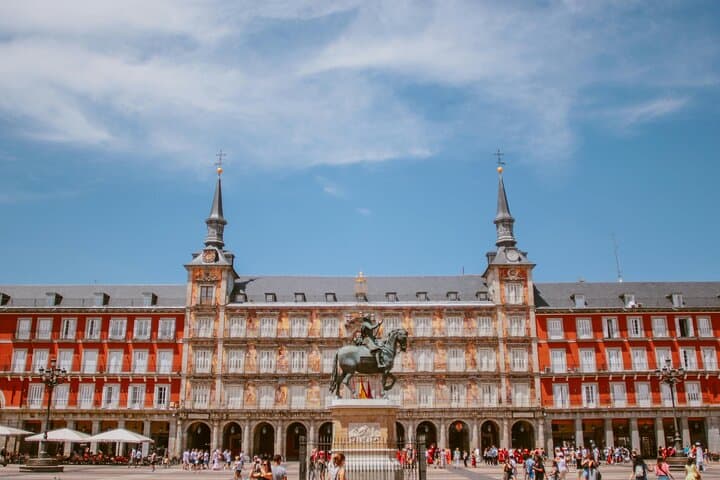 Guided Tour of Madrid's Historic Attractions