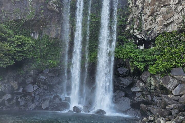 Private Full-Day Package Tour - West & South of Jeju island