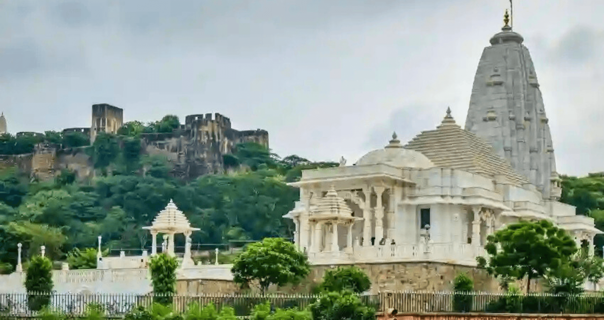 Jaipur's Spiritual Heritage: A Half-Day Tour of Temples and Holy Site