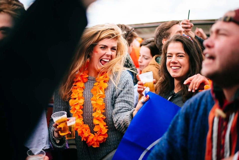Amsterdam: King’s Day Pub Crawl with VIP Club Entry