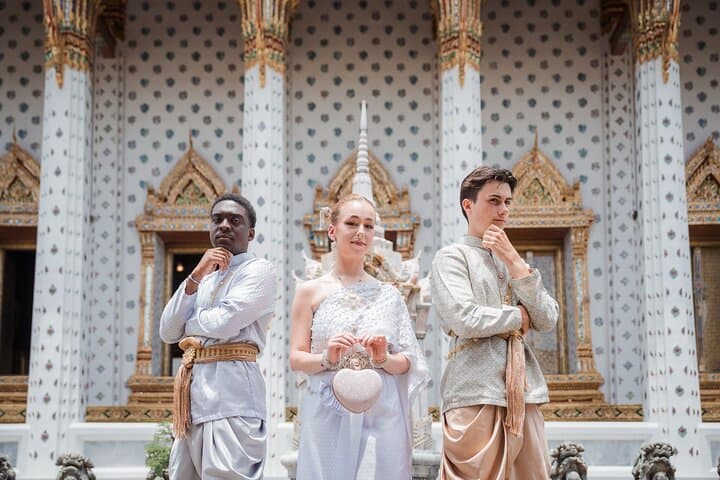 Private Photoshoot at Wat Arun with Professional Photographer