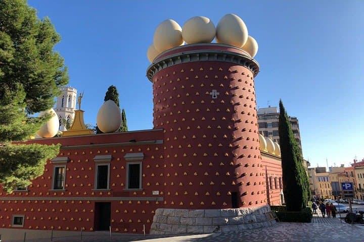 Private Tour to Dalí Museum + Costa Brava (Tossa de Mar)